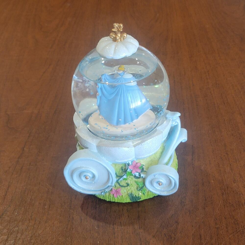 Vtg Disney Cinderella Carriage Musical Snow Globe Kcare KH100525 Plays Fur Elise